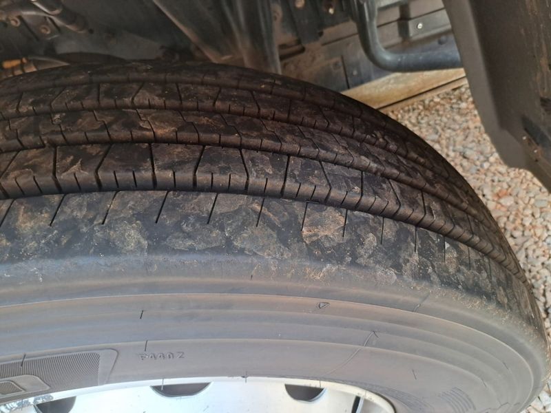 Ford Cargo 2429 E 6×2 Turbo Câmara Fria 2014/2015 CAMINHÕES & CAMIONETAS PASSO FUNDO / Carros no Vale