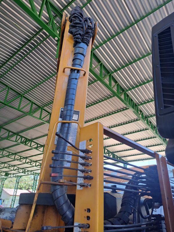 Ford Cargo 2629 E 6×4 Turbo 2013/2013 CAMINHÕES & CAMIONETAS PASSO FUNDO / Carros no Vale Ford Cargo 2629 E 6×4 Turbo 2013/2013 CAMINHÕES & CAMIONETAS PASSO FUNDO / Carros no Vale