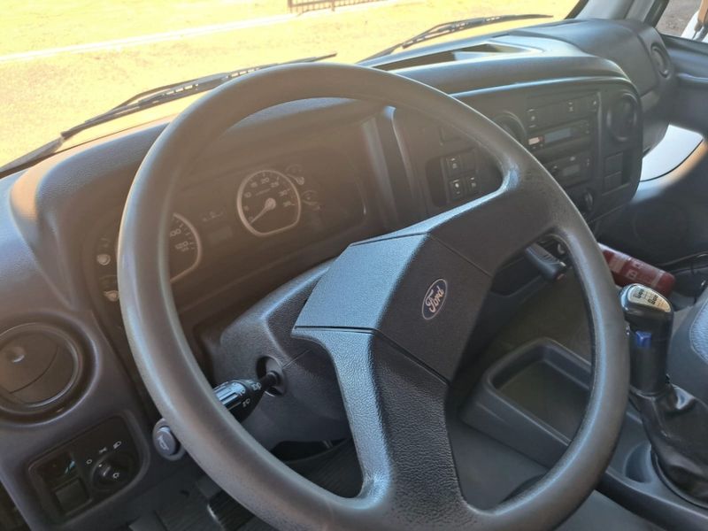 Ford Cargo 2629 E 6×4 Turbo 2013/2013 CAMINHÕES & CAMIONETAS PASSO FUNDO / Carros no Vale Ford Cargo 2629 E 6×4 Turbo 2013/2013 CAMINHÕES & CAMIONETAS PASSO FUNDO / Carros no Vale