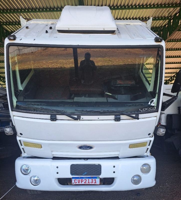 Ford Cargo 4331 S Turbo 2004/2004 CAMINHÕES & CAMIONETAS PASSO FUNDO / Carros no Vale Ford Cargo 4331 S Turbo 2004/2004 CAMINHÕES & CAMIONETAS PASSO FUNDO / Carros no Vale