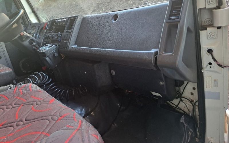 Ford Cargo 4331 S Turbo 2004/2004 CAMINHÕES & CAMIONETAS PASSO FUNDO / Carros no Vale Ford Cargo 4331 S Turbo 2004/2004 CAMINHÕES & CAMIONETAS PASSO FUNDO / Carros no Vale