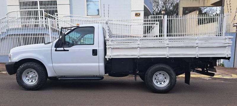 Ford F-350 3.9 TURBO INTERCOOLER DIESEL 2P MANUAL 2004/2005 CAMINHÕES & CAMIONETAS PASSO FUNDO / Carros no Vale