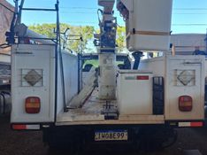 Ford F 4000 F-4000 4×4 2p Cesto Aéreo 2015/2015 CAMINHÕES & CAMIONETAS PASSO FUNDO / Carros no Vale