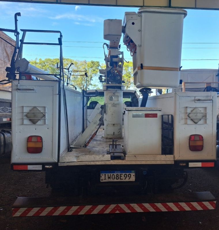 Ford F 4000 F-4000 4×4 2p Cesto Aéreo 2015/2015 CAMINHÕES & CAMIONETAS PASSO FUNDO / Carros no Vale