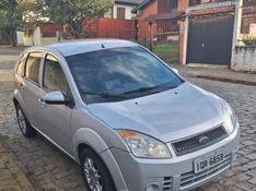 Ford FIESTA 1.0 MPI HATCH 8V FLEX 4P MANUAL 2009/2010 CAMINHÕES & CAMIONETAS PASSO FUNDO / Carros no Vale