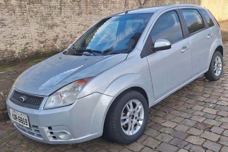 Ford FIESTA 1.0 MPI HATCH 8V FLEX 4P MANUAL 2009/2010 CAMINHÕES & CAMIONETAS PASSO FUNDO / Carros no Vale