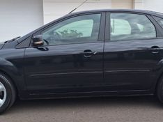 Ford FOCUS 1.6 GL 8V FLEX 4P MANUAL 2011/2012 CAMINHÕES & CAMIONETAS PASSO FUNDO / Carros no Vale