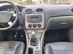 Ford FOCUS 1.6 GL 8V FLEX 4P MANUAL 2011/2012 CAMINHÕES & CAMIONETAS PASSO FUNDO / Carros no Vale