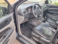 Ford FOCUS 1.6 GL 8V FLEX 4P MANUAL 2011/2012 CAMINHÕES & CAMIONETAS PASSO FUNDO / Carros no Vale