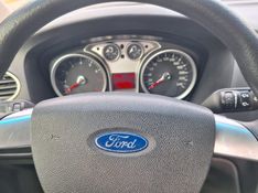 Ford FOCUS 1.6 GL 8V FLEX 4P MANUAL 2011/2012 CAMINHÕES & CAMIONETAS PASSO FUNDO / Carros no Vale