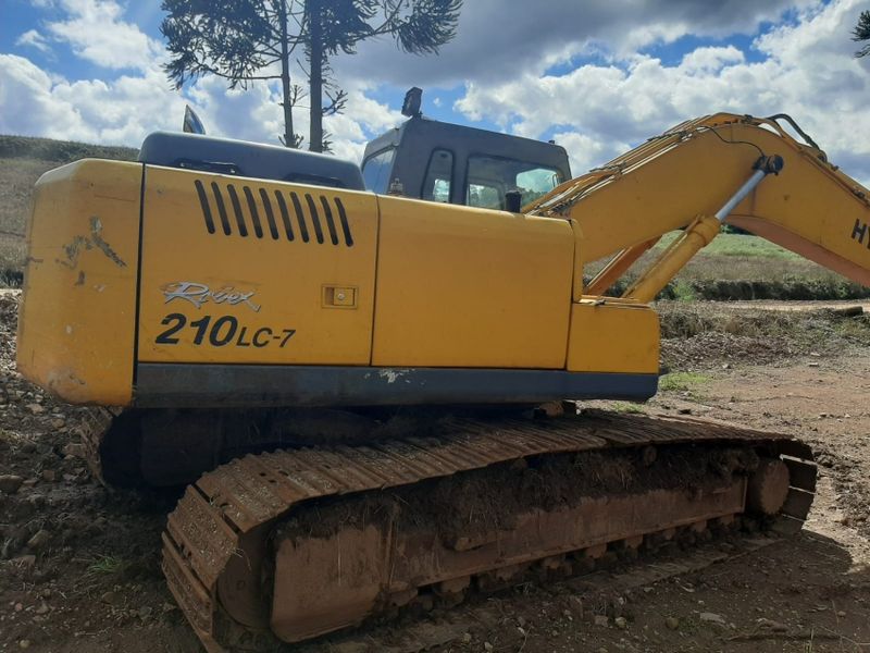 Hyundai ESCAVADEIRA 250LC-7 Hyundau 210 LC-7 2008/2008 CAMINHÕES & CAMIONETAS PASSO FUNDO / Carros no Vale