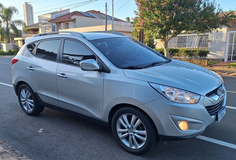 Hyundai IX35 2.0 MPFI GLS 4X2 16V GASOLINA 4P AUTOMÁTICO 2010/2011 CAMINHÕES & CAMIONETAS PASSO FUNDO / Carros no Vale
