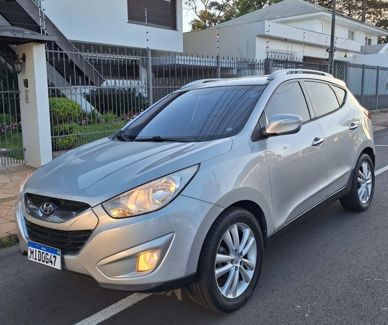 Hyundai IX35 2.0 MPFI GLS 4X2 16V GASOLINA 4P AUTOMÁTICO 2010/2011 CAMINHÕES & CAMIONETAS PASSO FUNDO / Carros no Vale
