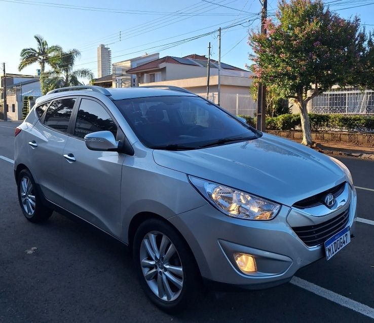 Hyundai IX35 2.0 MPFI GLS 4X2 16V GASOLINA 4P AUTOMÁTICO 2010/2011 CAMINHÕES & CAMIONETAS PASSO FUNDO / Carros no Vale