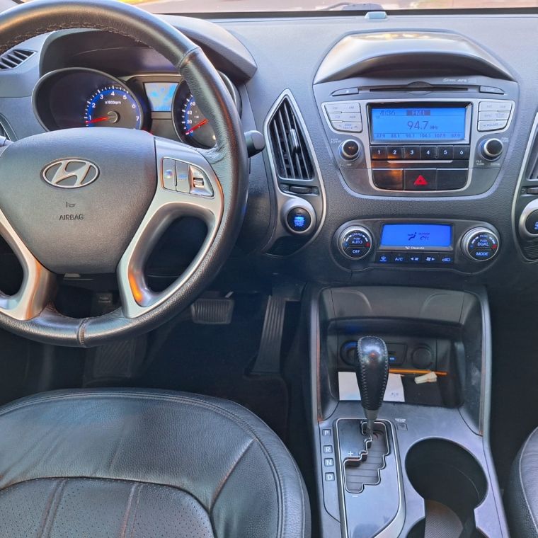 Hyundai IX35 2.0 MPFI GLS 4X2 16V GASOLINA 4P AUTOMÁTICO 2010/2011 CAMINHÕES & CAMIONETAS PASSO FUNDO / Carros no Vale