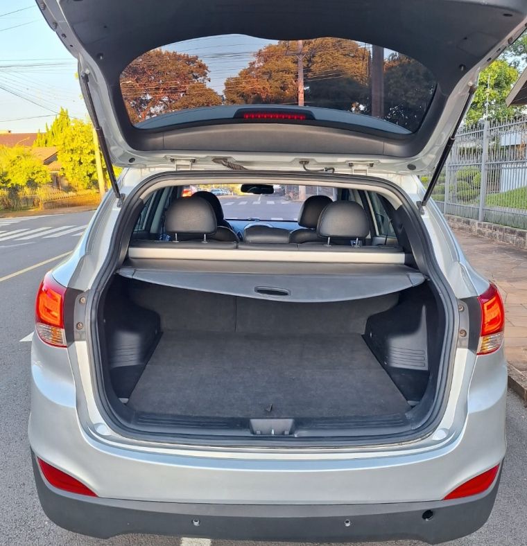 Hyundai IX35 2.0 MPFI GLS 4X2 16V GASOLINA 4P AUTOMÁTICO 2010/2011 CAMINHÕES & CAMIONETAS PASSO FUNDO / Carros no Vale