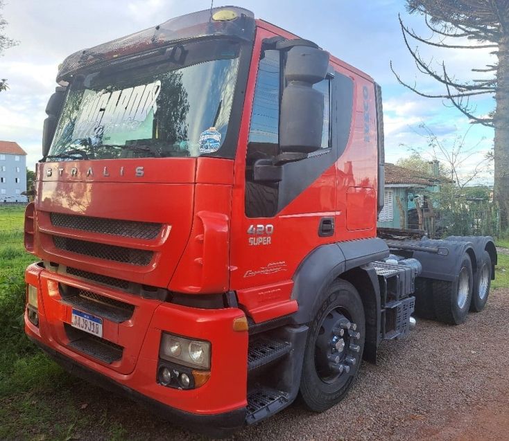 Iveco Stralis HD 490-S42T 2p 2008/2009 CAMINHÕES & CAMIONETAS PASSO FUNDO / Carros no Vale