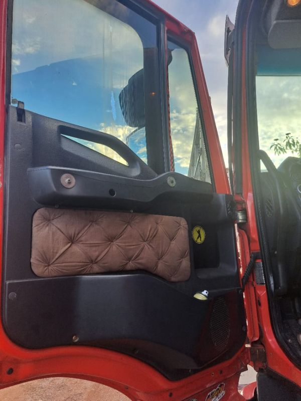 Iveco Stralis HD 490-S42T 2p 2008/2009 CAMINHÕES & CAMIONETAS PASSO FUNDO / Carros no Vale