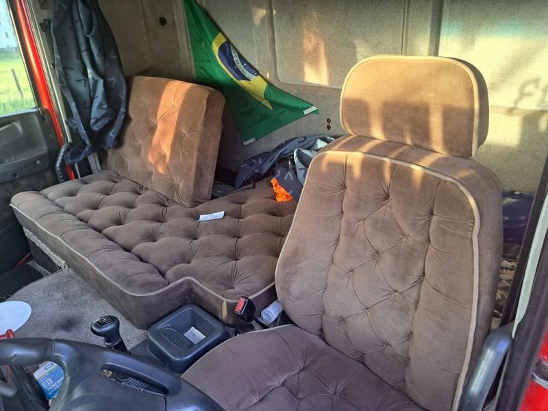 Iveco Stralis HD 490-S42T 2p 2008/2009 CAMINHÕES & CAMIONETAS PASSO FUNDO / Carros no Vale