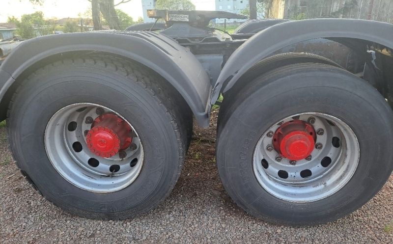 Iveco Stralis HD 490-S42T 2p 2008/2009 CAMINHÕES & CAMIONETAS PASSO FUNDO / Carros no Vale