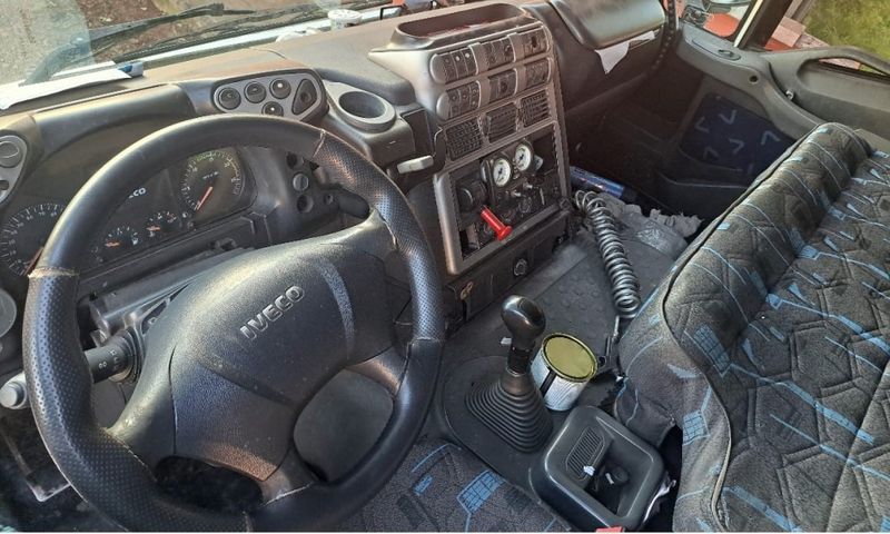 Iveco Stralis NR 570-S41T 3-Eixos 2010/2010 CAMINHÕES & CAMIONETAS PASSO FUNDO / Carros no Vale