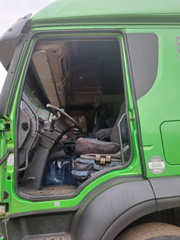 Iveco Stralis NR 570-S41T 3-Eixos 2010/2010 CAMINHÕES & CAMIONETAS PASSO FUNDO / Carros no Vale