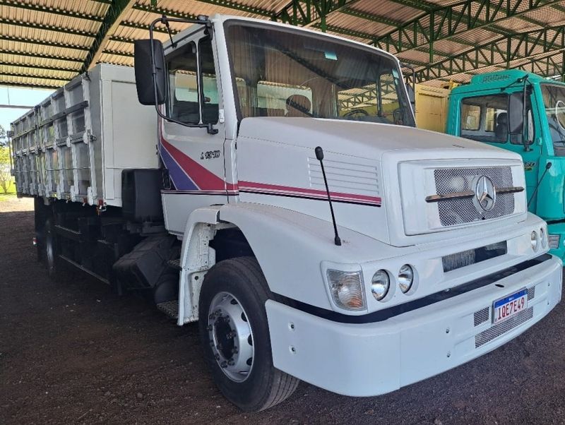 Mercedes-Benz 1318 L-1318 Caçamba 2009/2009 CAMINHÕES & CAMIONETAS PASSO FUNDO / Carros no Vale Mercedes-Benz 1318 L-1318 Caçamba 2009/2009 CAMINHÕES & CAMIONETAS PASSO FUNDO / Carros no Vale