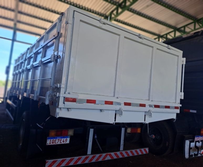 Mercedes-Benz 1318 L-1318 Caçamba 2009/2009 CAMINHÕES & CAMIONETAS PASSO FUNDO / Carros no Vale Mercedes-Benz 1318 L-1318 Caçamba 2009/2009 CAMINHÕES & CAMIONETAS PASSO FUNDO / Carros no Vale