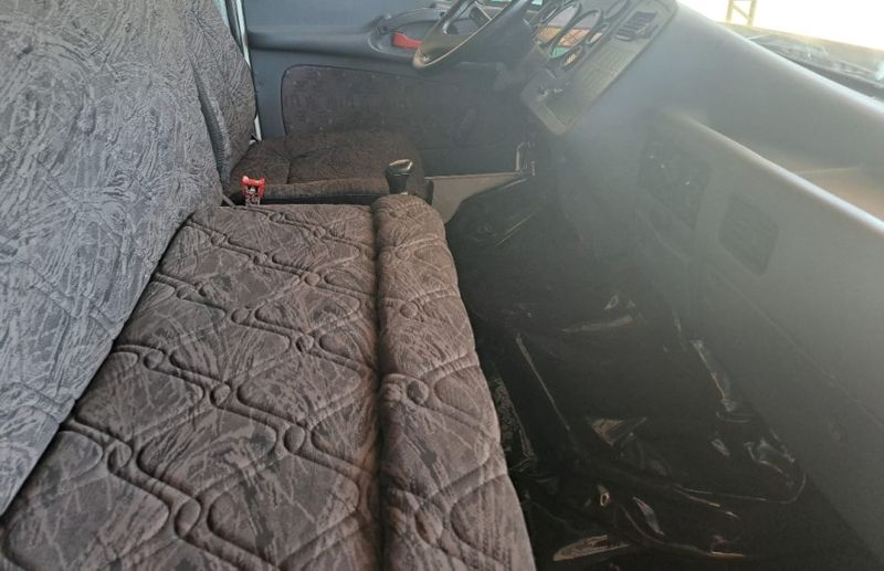 Mercedes-Benz 1318 L-1318 Caçamba 2009/2009 CAMINHÕES & CAMIONETAS PASSO FUNDO / Carros no Vale Mercedes-Benz 1318 L-1318 Caçamba 2009/2009 CAMINHÕES & CAMIONETAS PASSO FUNDO / Carros no Vale