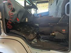 Mercedes-Benz 1318 L-1318 Caçamba 2009/2009 CAMINHÕES & CAMIONETAS PASSO FUNDO / Carros no Vale