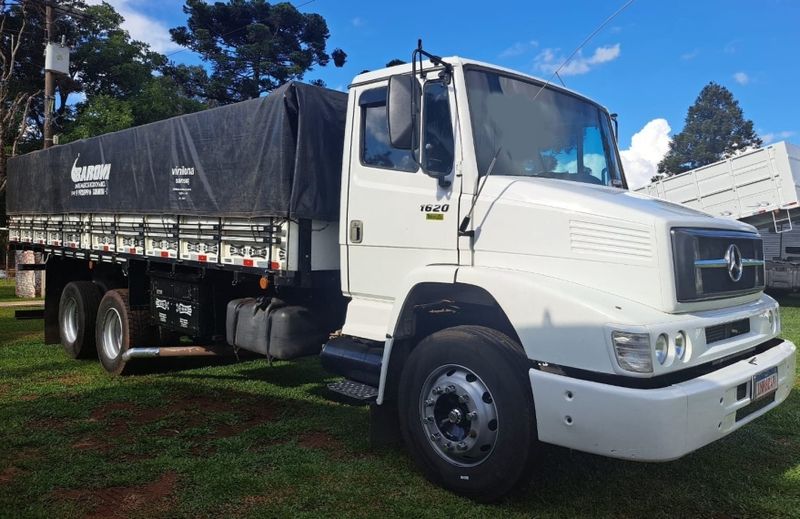Mercedes-Benz 1620 L-1620 3-Eixos Graneleiro 2006/2006 CAMINHÕES & CAMIONETAS PASSO FUNDO / Carros no Vale