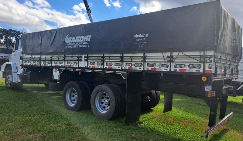 Mercedes-Benz 1620 L-1620 3-Eixos Graneleiro 2006/2006 CAMINHÕES & CAMIONETAS PASSO FUNDO / Carros no Vale