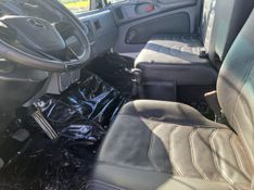 Mercedes-Benz 1620 L-1620 3-Eixos Graneleiro 2006/2006 CAMINHÕES & CAMIONETAS PASSO FUNDO / Carros no Vale