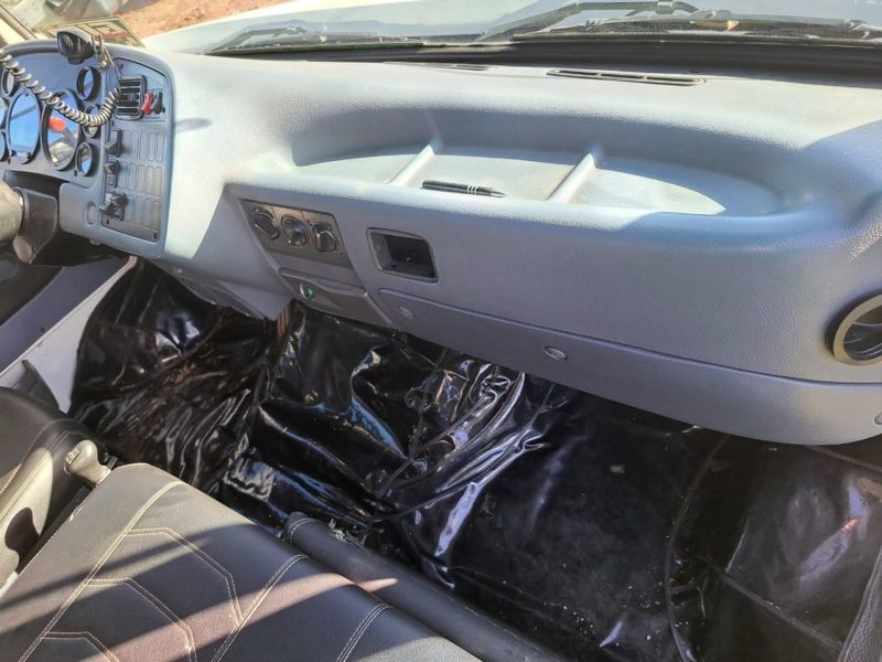 Mercedes-Benz 1620 L-1620 3-Eixos Graneleiro 2006/2006 CAMINHÕES & CAMIONETAS PASSO FUNDO / Carros no Vale