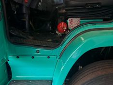 Mercedes-Benz 1720 MB 1720 6X2 Graneleiro 2004/2004 CAMINHÕES & CAMIONETAS PASSO FUNDO / Carros no Vale