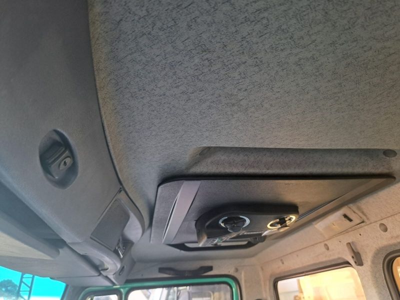 Mercedes-Benz 1720 MB 1720 6X2 Graneleiro 2004/2004 CAMINHÕES & CAMIONETAS PASSO FUNDO / Carros no Vale Mercedes-Benz 1720 MB 1720 6X2 Graneleiro 2004/2004 CAMINHÕES & CAMIONETAS PASSO FUNDO / Carros no Vale