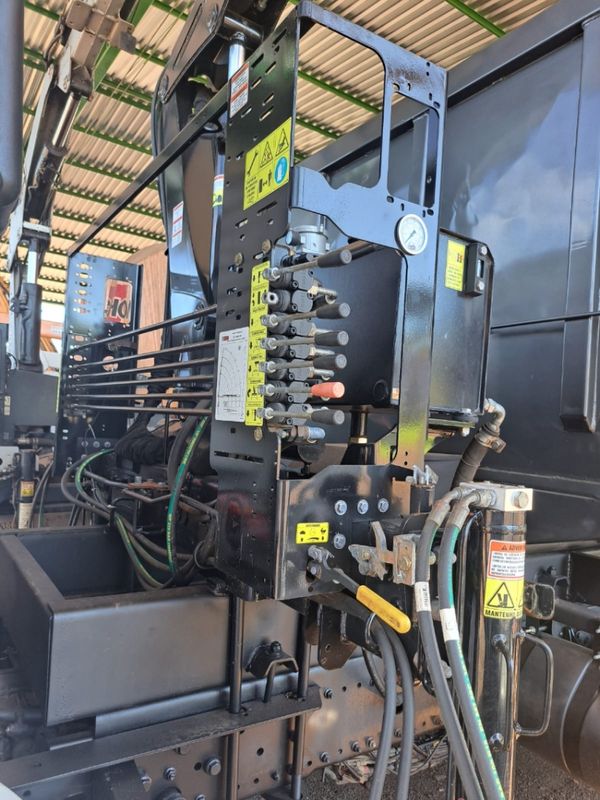 Mercedes-Benz Atego 2425 3-Eixos 2006/2006 CAMINHÕES & CAMIONETAS PASSO FUNDO / Carros no Vale