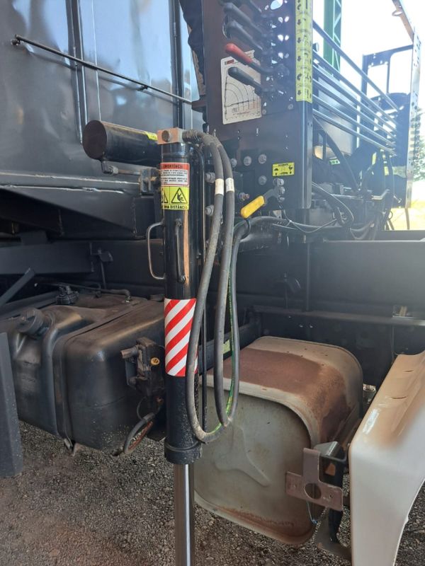 Mercedes-Benz Atego 2425 3-Eixos 2006/2006 CAMINHÕES & CAMIONETAS PASSO FUNDO / Carros no Vale