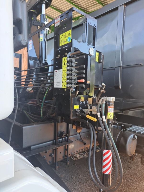 Mercedes-Benz Atego 2425 3-Eixos 2006/2006 CAMINHÕES & CAMIONETAS PASSO FUNDO / Carros no Vale