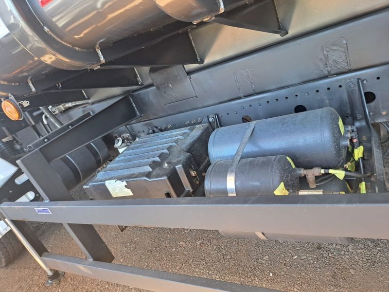 Mercedes-Benz Atego 2425 3-Eixos 2006/2006 CAMINHÕES & CAMIONETAS PASSO FUNDO / Carros no Vale