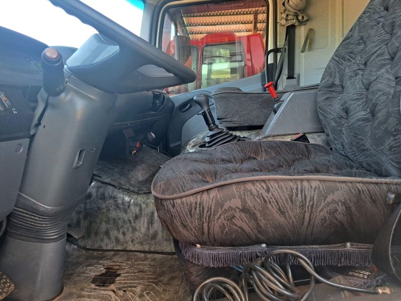 Mercedes-Benz Atego 2425 3-Eixos 2006/2006 CAMINHÕES & CAMIONETAS PASSO FUNDO / Carros no Vale