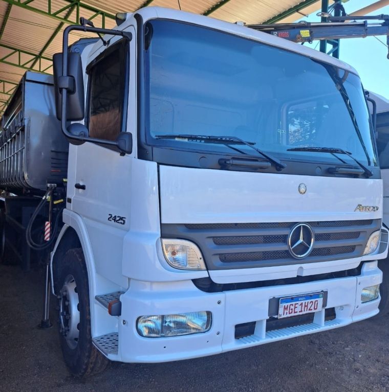 Mercedes-Benz Atego 2425 3-Eixos 2006/2006 CAMINHÕES & CAMIONETAS PASSO FUNDO / Carros no Vale