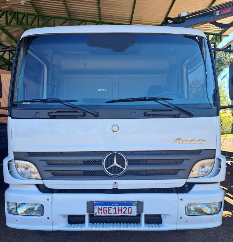 Mercedes-Benz Atego 2425 3-Eixos 2006/2006 CAMINHÕES & CAMIONETAS PASSO FUNDO / Carros no Vale