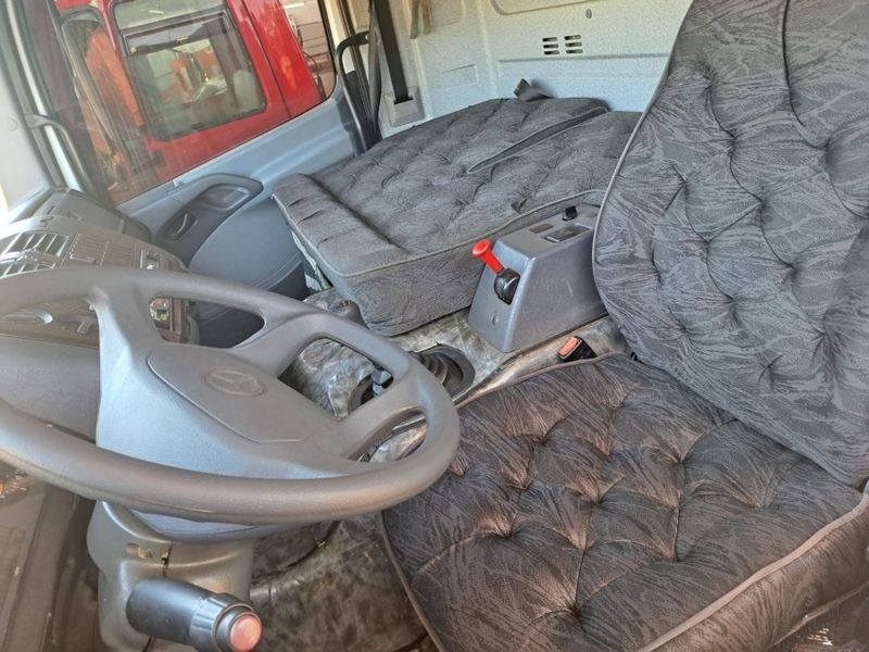 Mercedes-Benz Atego 2425 3-Eixos 2006/2006 CAMINHÕES & CAMIONETAS PASSO FUNDO / Carros no Vale