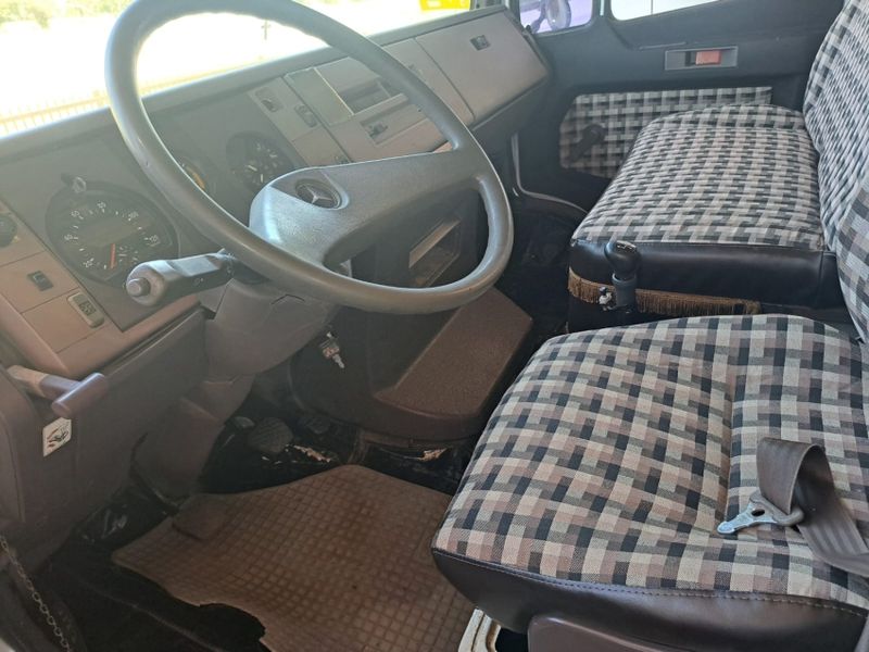 Mercedes-Benz L-2318 6×4 3-Eixos Munck 1993/1993 CAMINHÕES & CAMIONETAS PASSO FUNDO / Carros no Vale