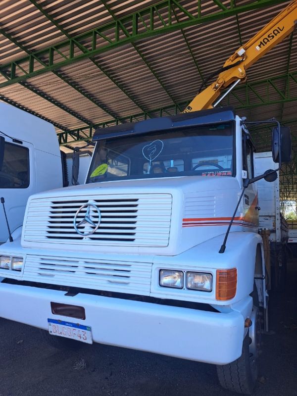 Mercedes-Benz L-2318 6×4 3-Eixos Munck 1993/1993 CAMINHÕES & CAMIONETAS PASSO FUNDO / Carros no Vale