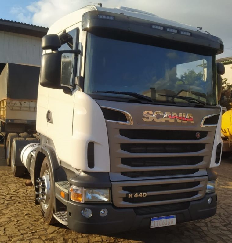 Scania R 440 R-440 A 6×4 2p 2012/2012 CAMINHÕES & CAMIONETAS PASSO FUNDO / Carros no Vale