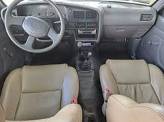 Toyota HILUX 2.8 DLX 4X4 CD 8V DIESEL 4P MANUAL 2000/2001 CAMINHÕES & CAMIONETAS PASSO FUNDO / Carros no Vale