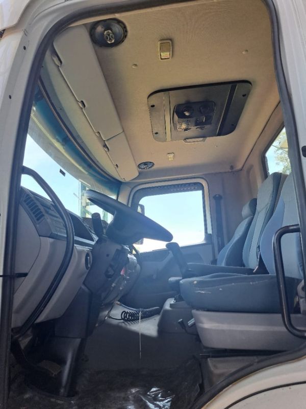 Volkswagen 15180 15-180 E Constellation Caçamba 2007/2007 CAMINHÕES & CAMIONETAS PASSO FUNDO / Carros no Vale