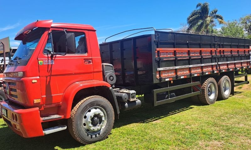 Volkswagen 24220 VW 24-220 Worker T 3-Eixos 2010/2011 CAMINHÕES & CAMIONETAS PASSO FUNDO / Carros no Vale